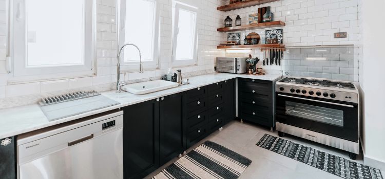 What Color to Paint Kitchen Cabinets with White Appliances