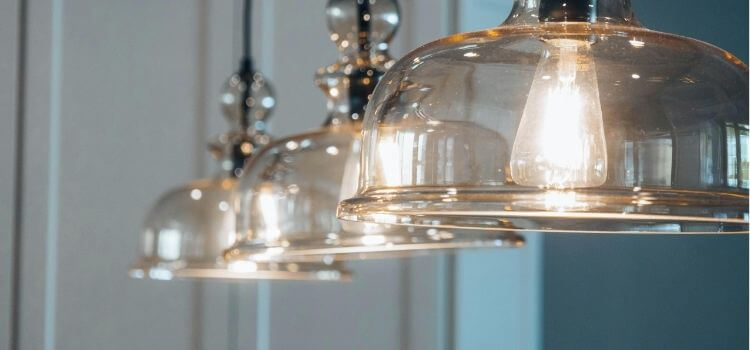 Can I use vinegar to clean glass pendant lights
