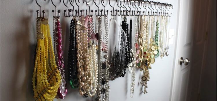 How to Make a Hanging Jewelry Organizer